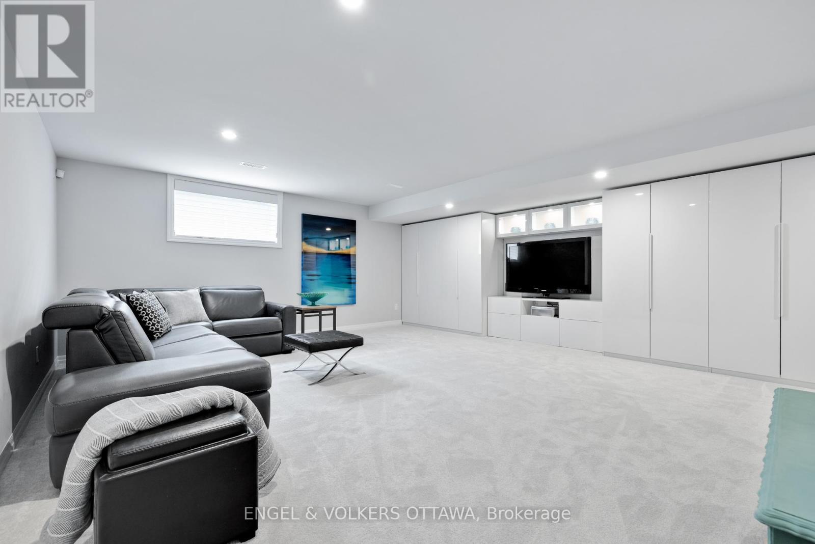 624 Mikinak Road