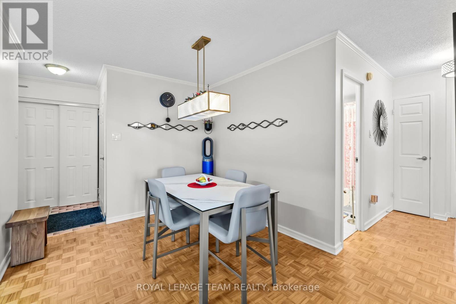 1607 - 158b Mcarthur Avenue