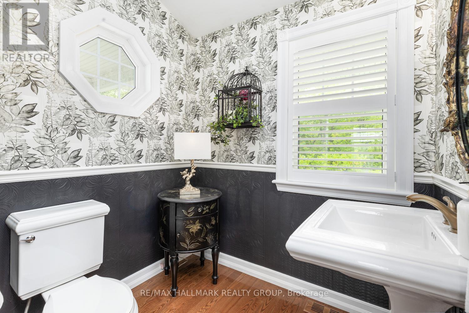 1 Rideau Glen Drive