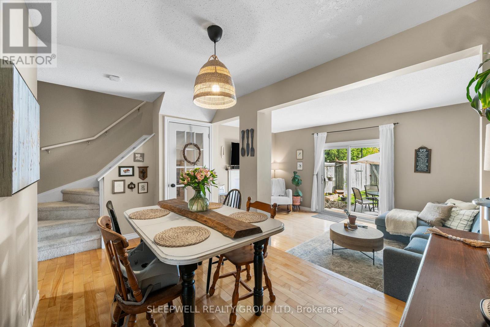 82 - 28 Barrow Crescent