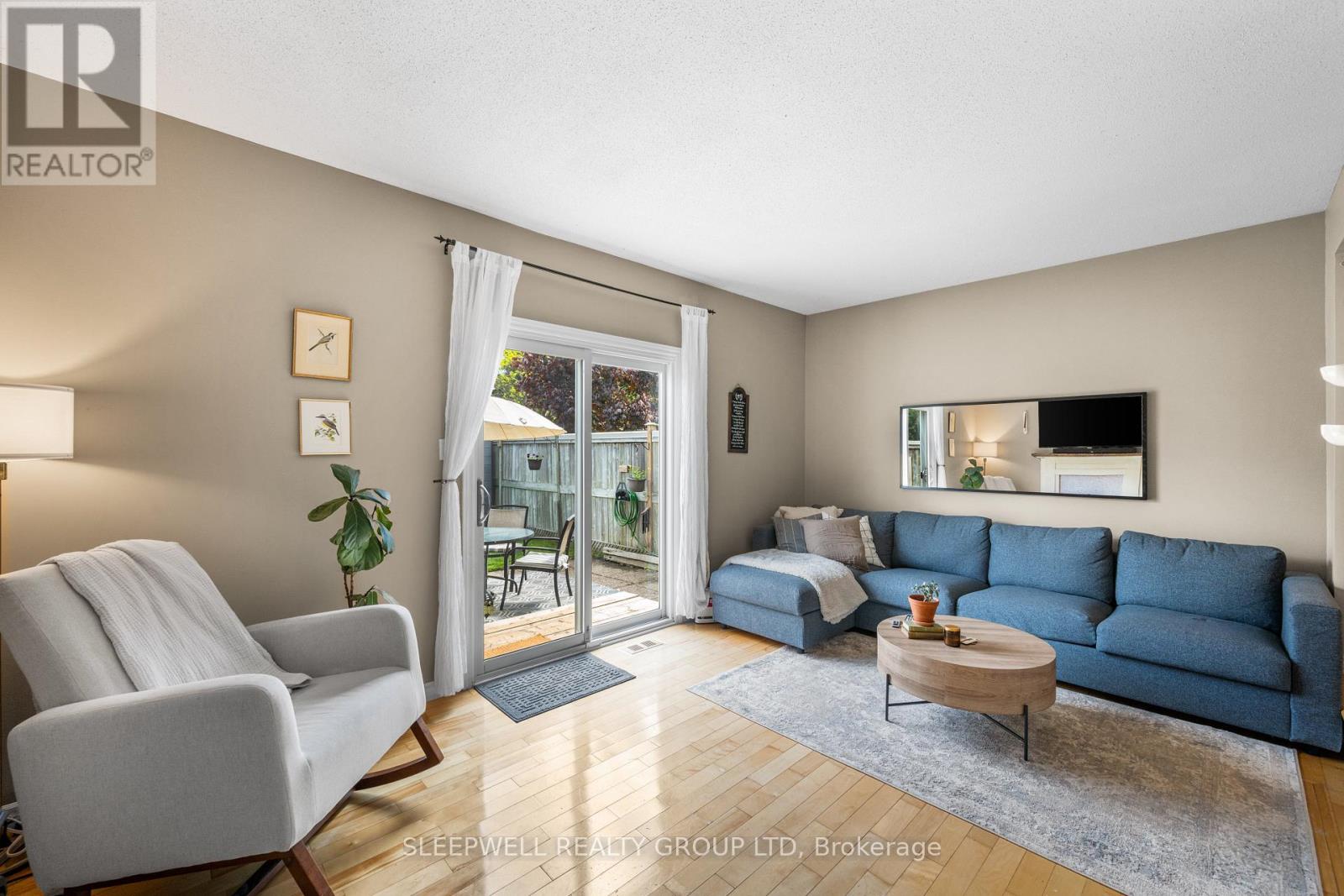 82 - 28 Barrow Crescent