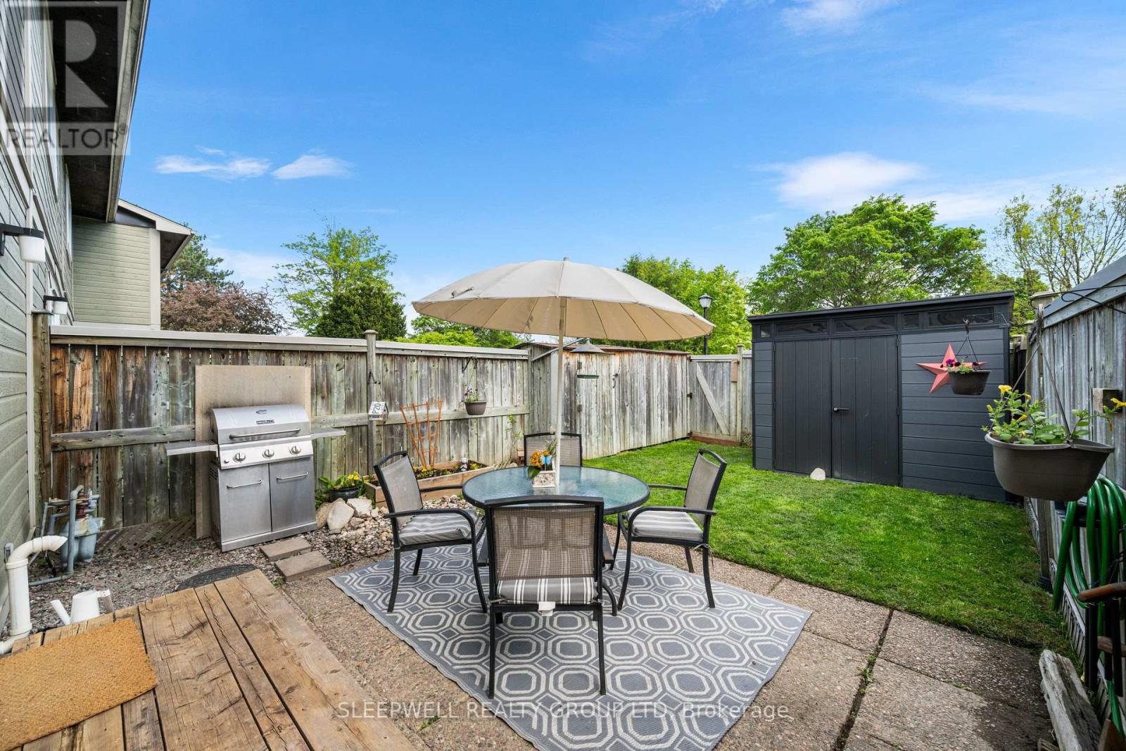 82 - 28 Barrow Crescent