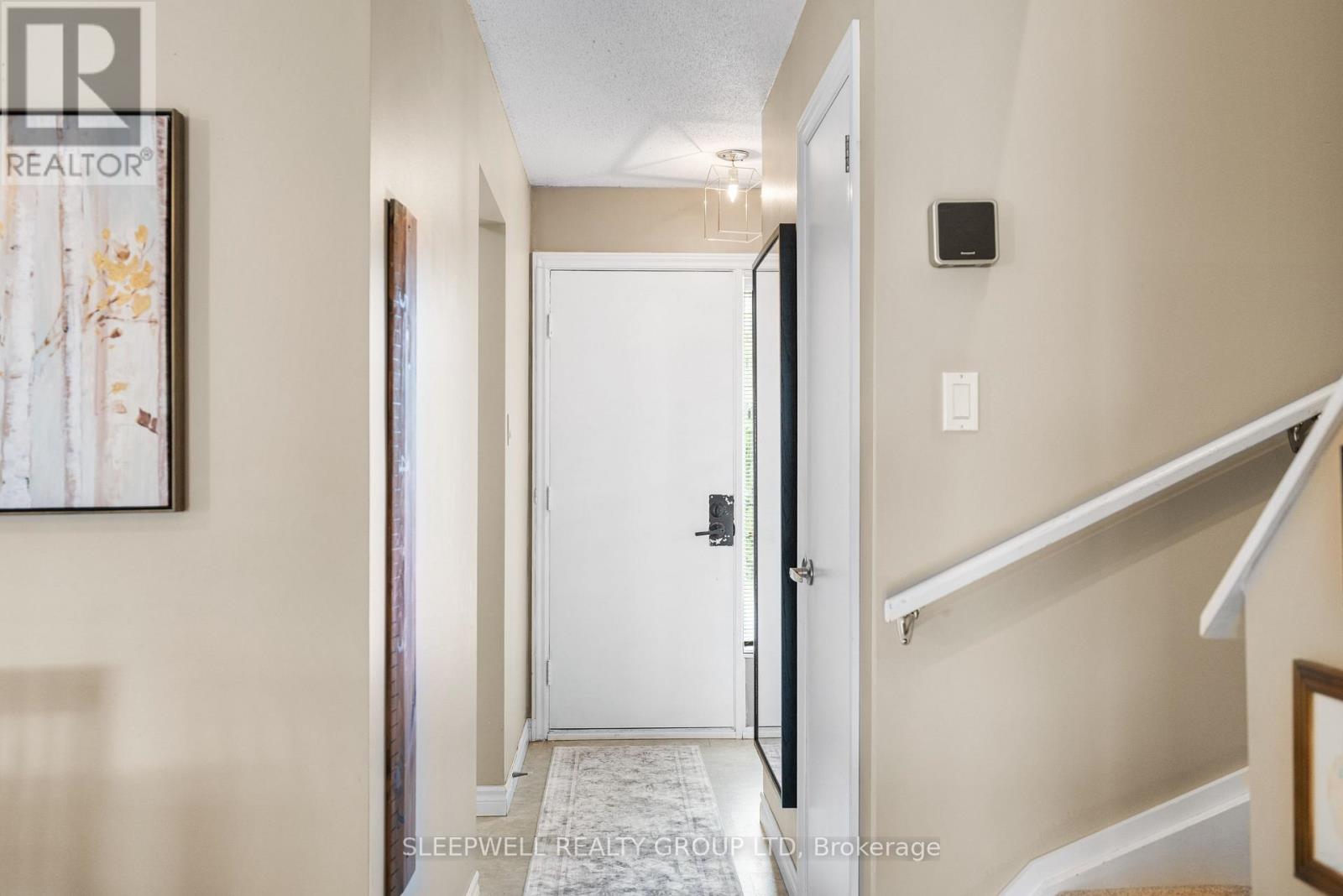 82 - 28 Barrow Crescent