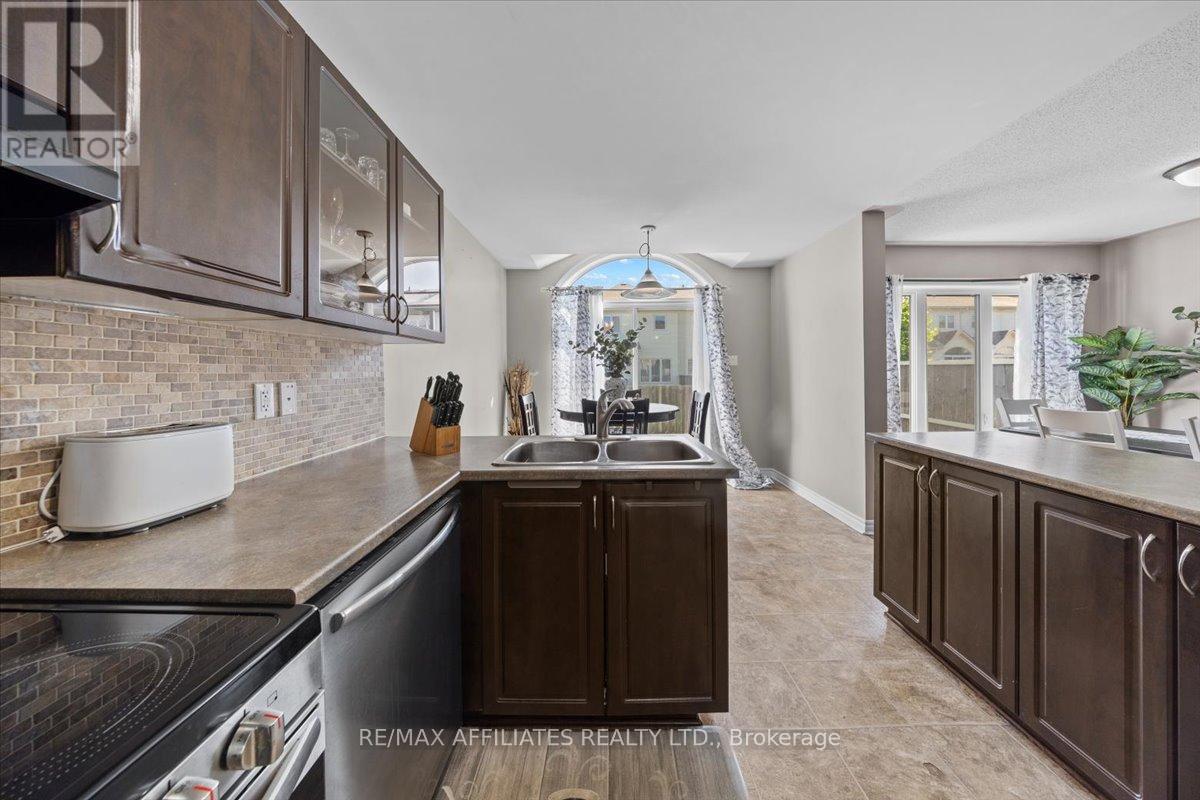 119 Silvermoon Crescent