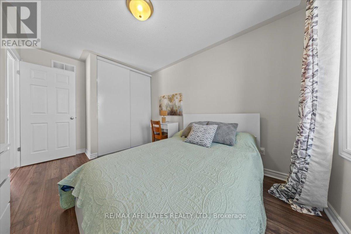 119 Silvermoon Crescent