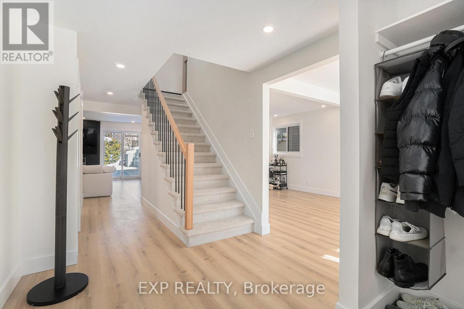 16 Weybridge Drive
