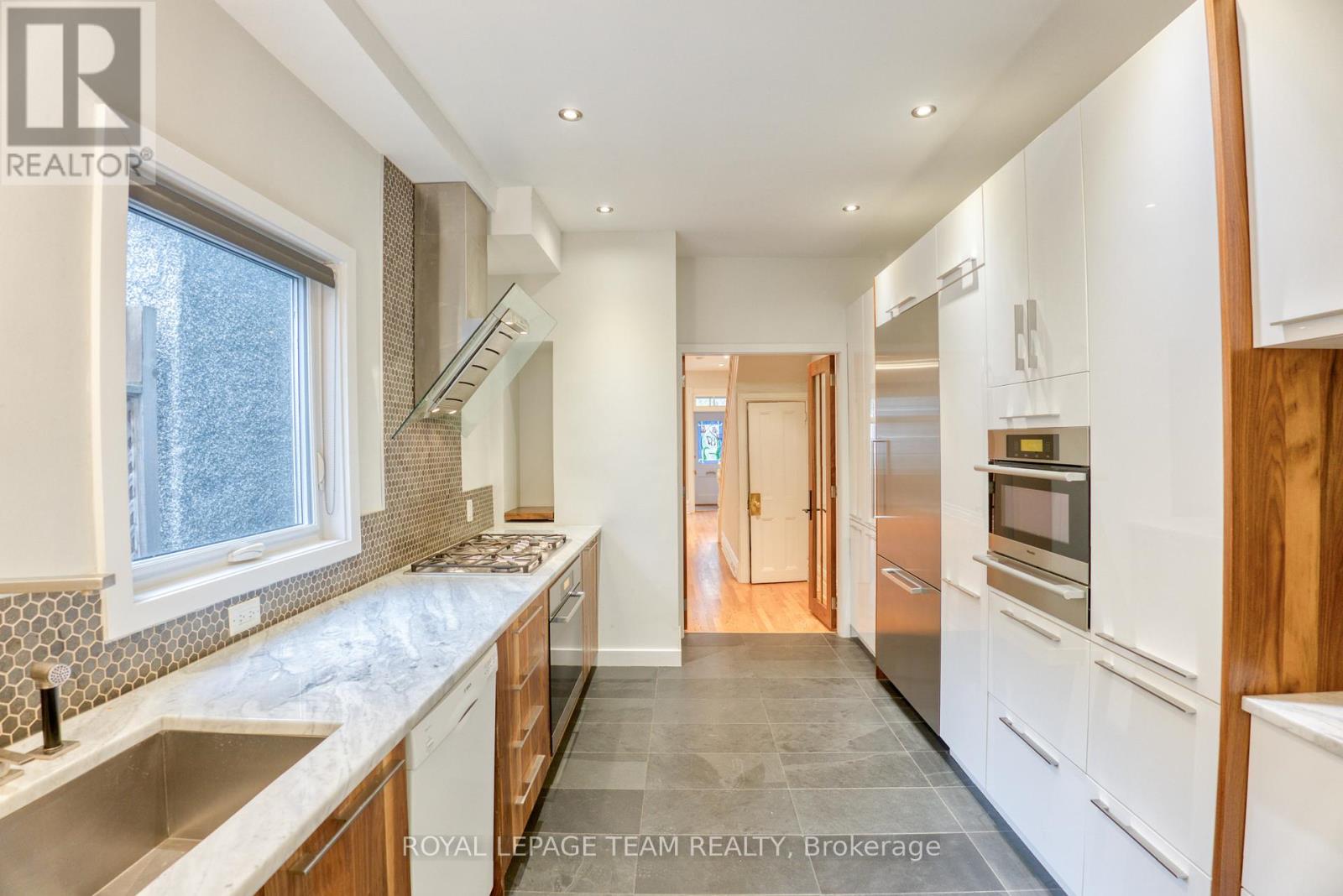 87 Guigues Avenue
