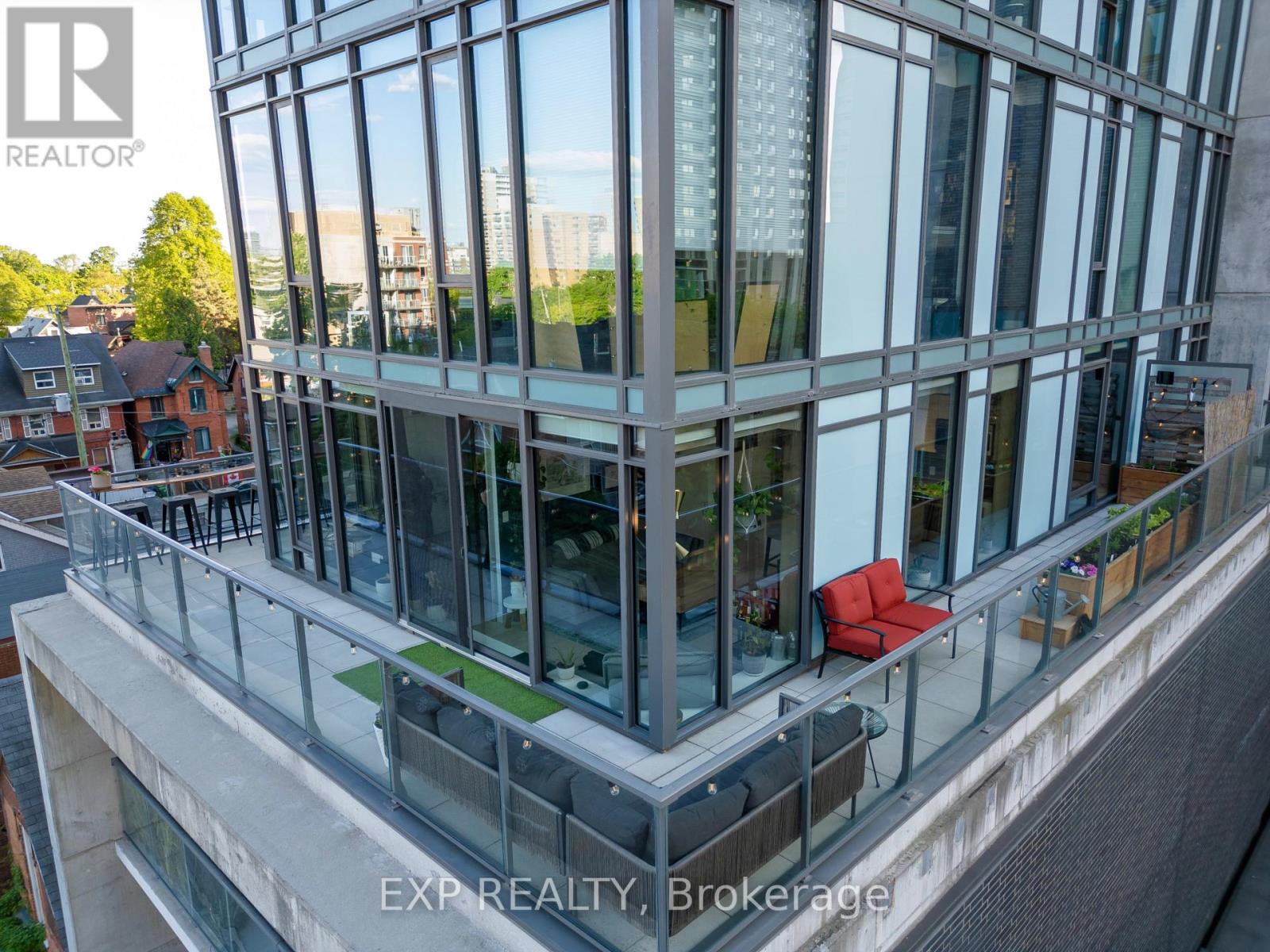 516 - 224 Lyon Street N