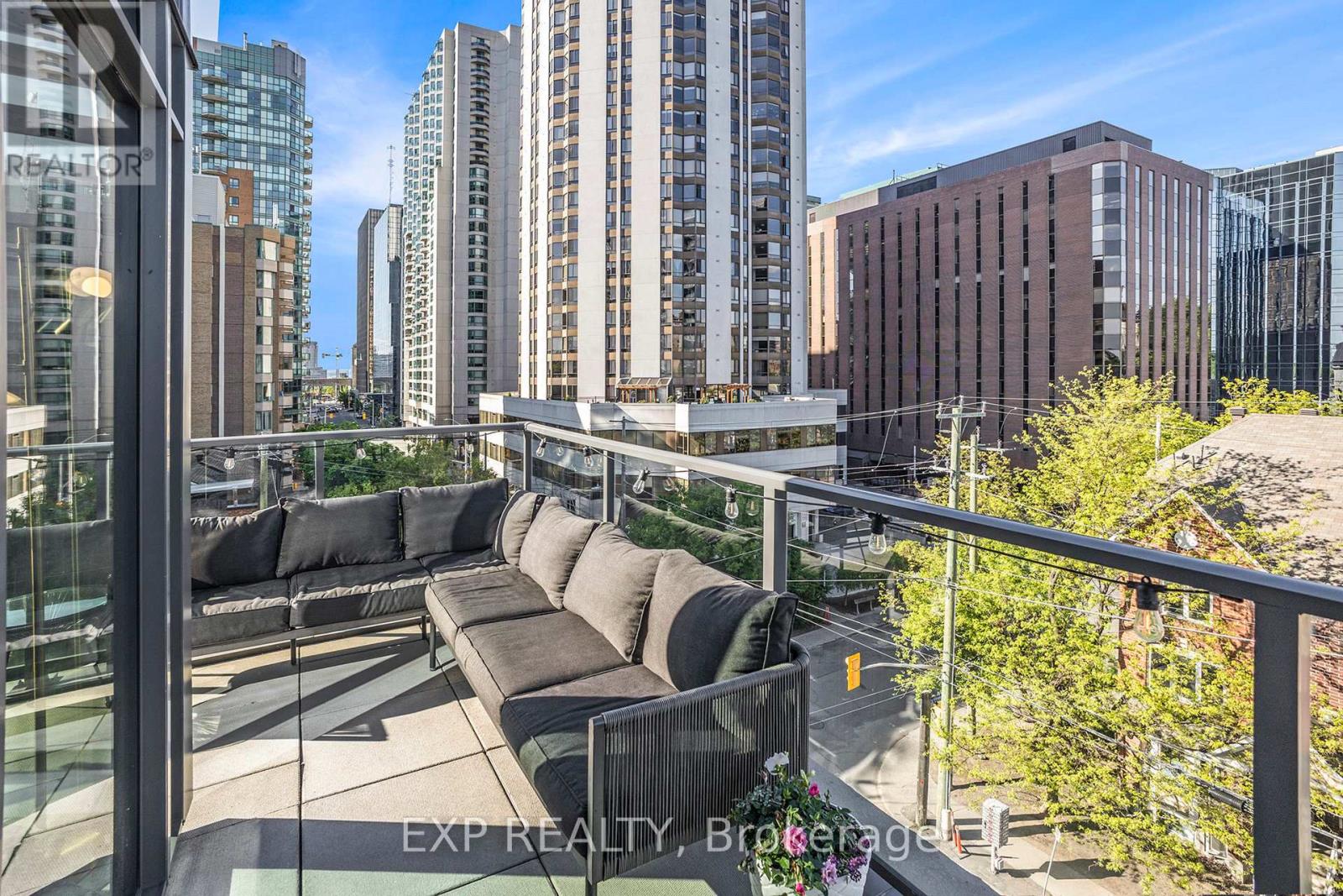 516 - 224 Lyon Street N