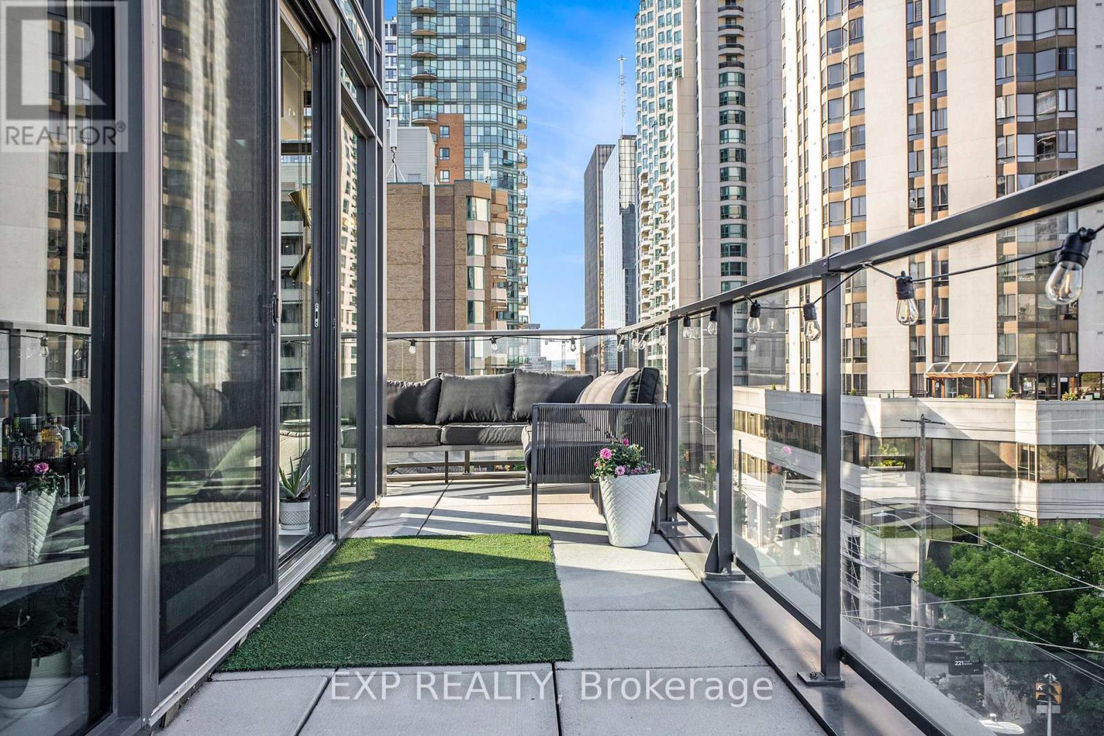 516 - 224 Lyon Street N