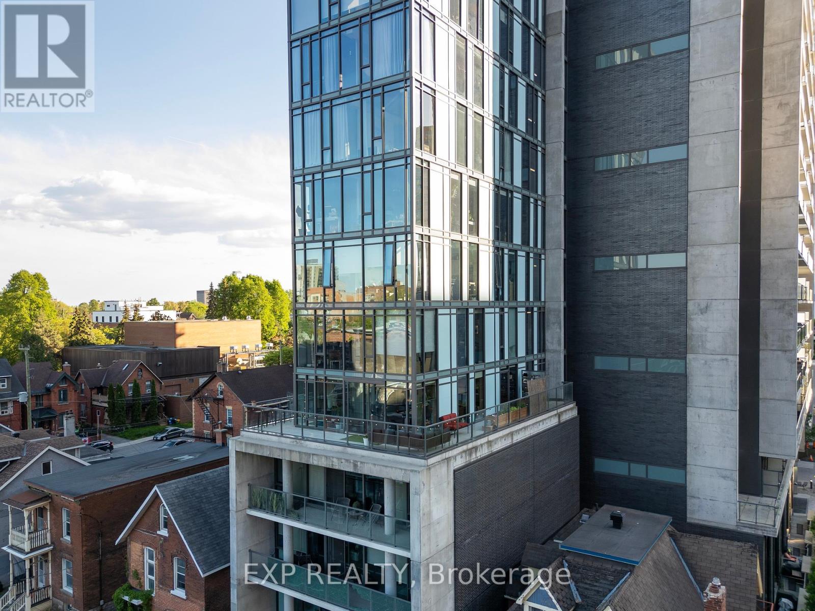 516 - 224 Lyon Street N