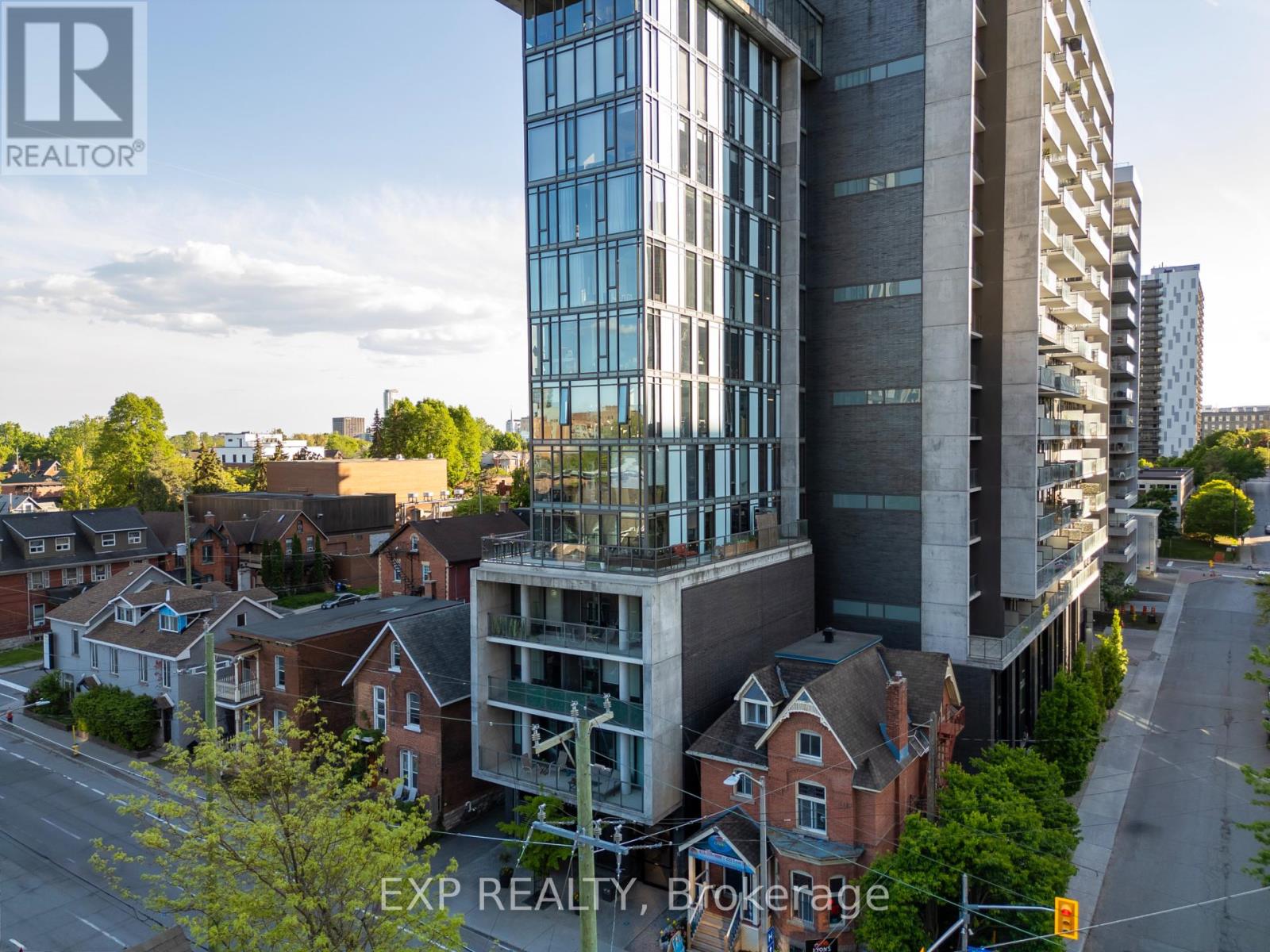 516 - 224 Lyon Street N