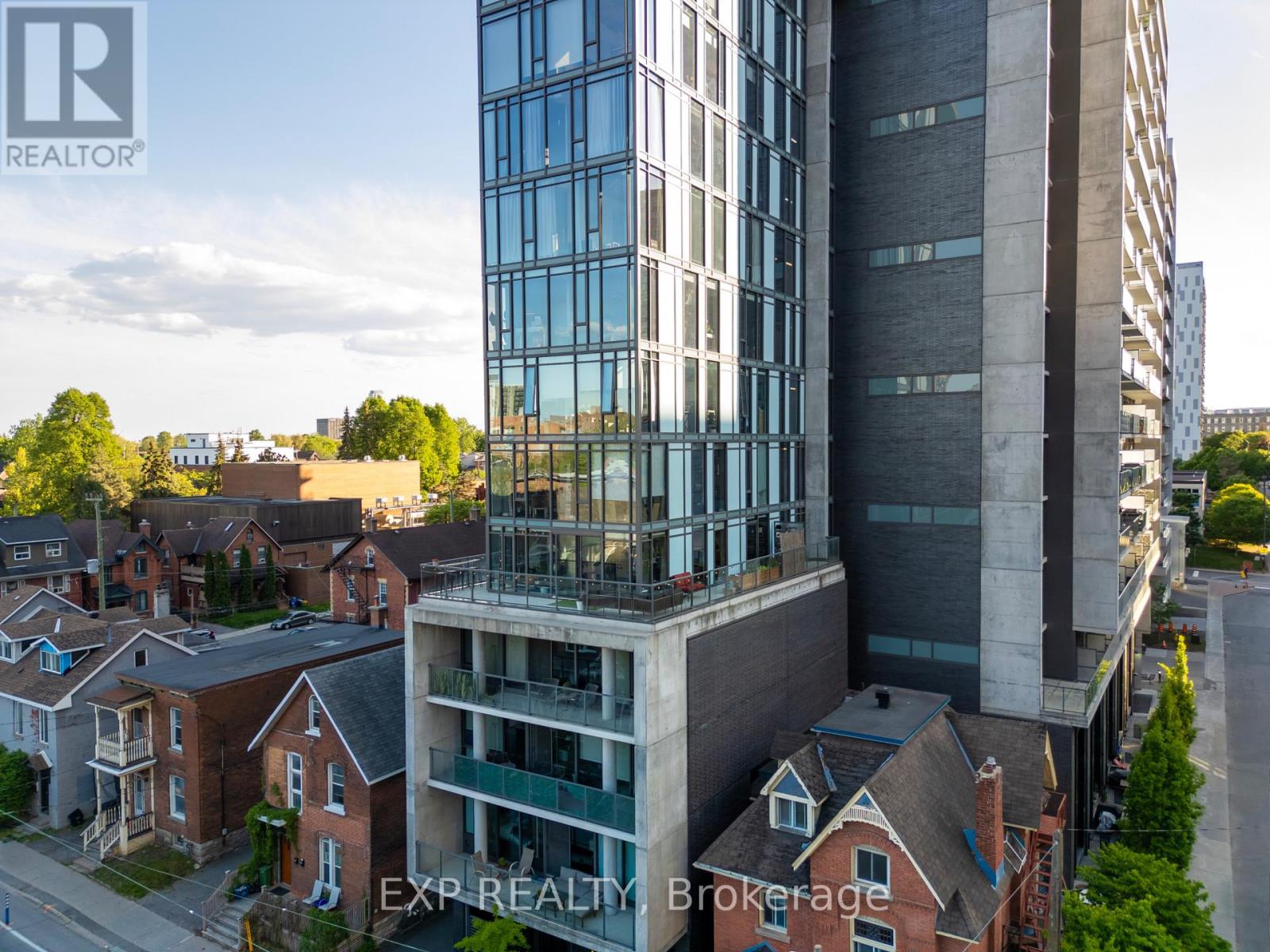 516 - 224 Lyon Street N