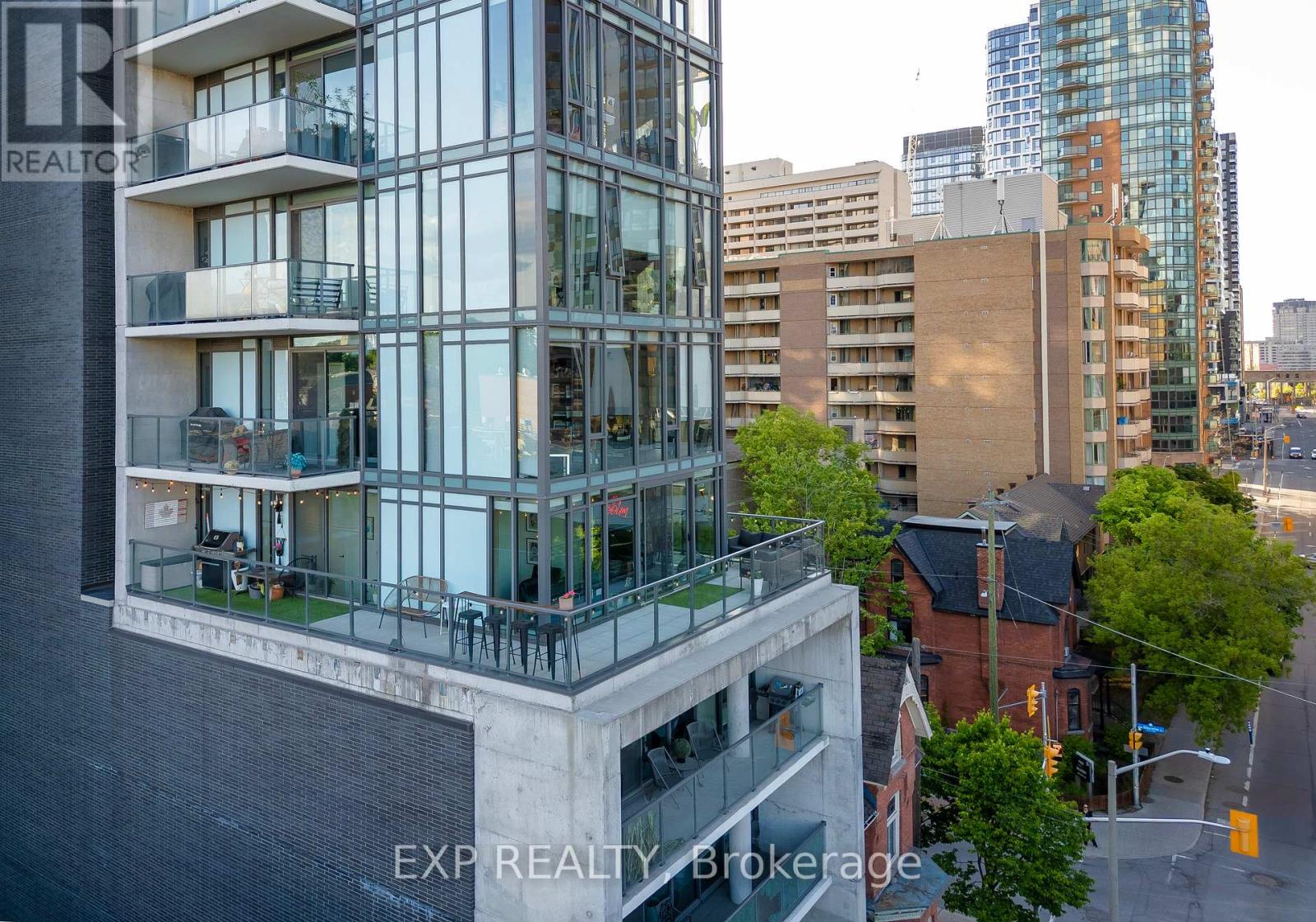 516 - 224 Lyon Street N