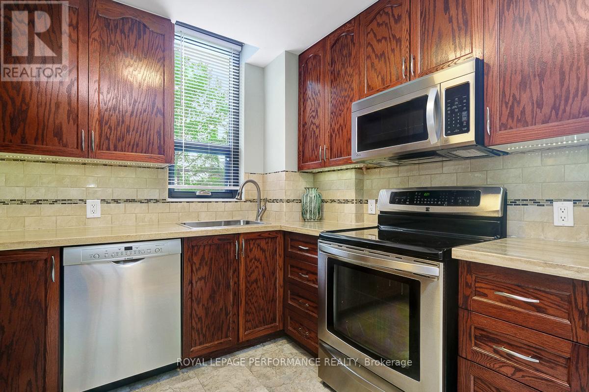 302 - 2871 Richmond Road