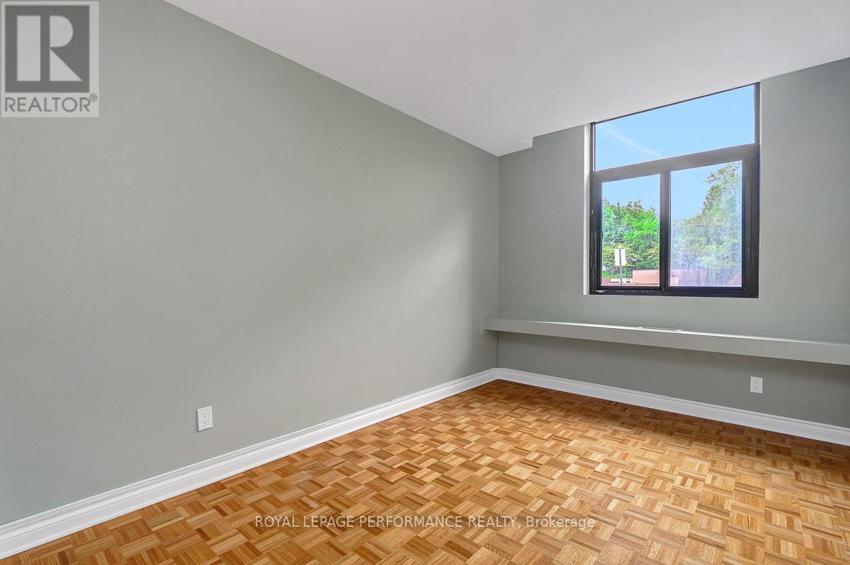 302 - 2871 Richmond Road