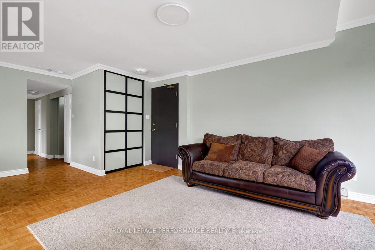302 - 2871 Richmond Road