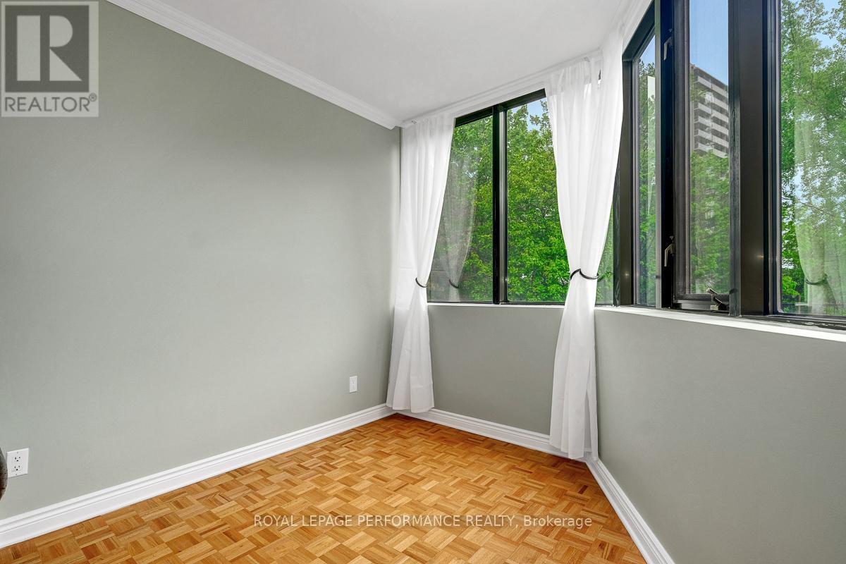 302 - 2871 Richmond Road