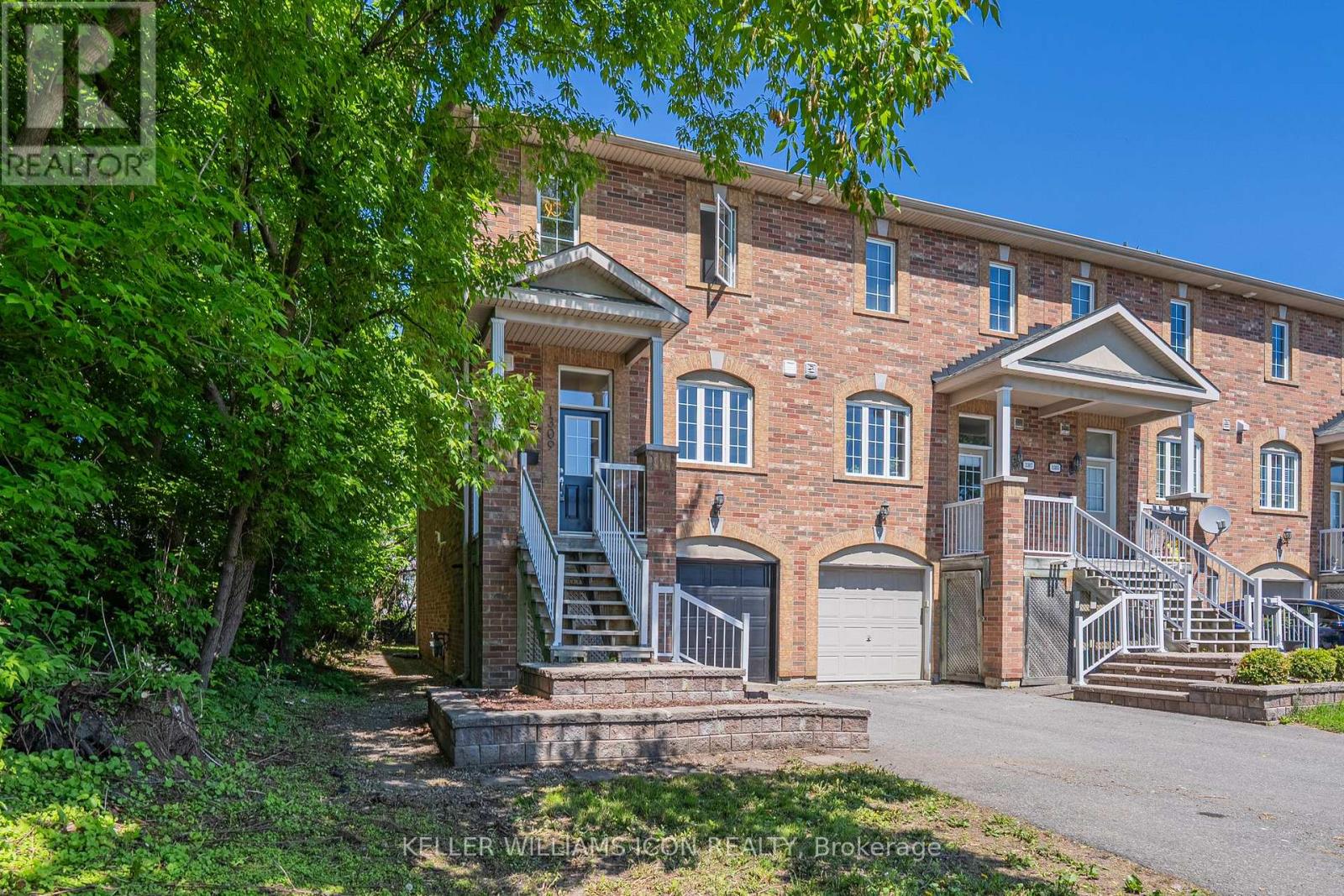 1309 Meadowlands Drive E