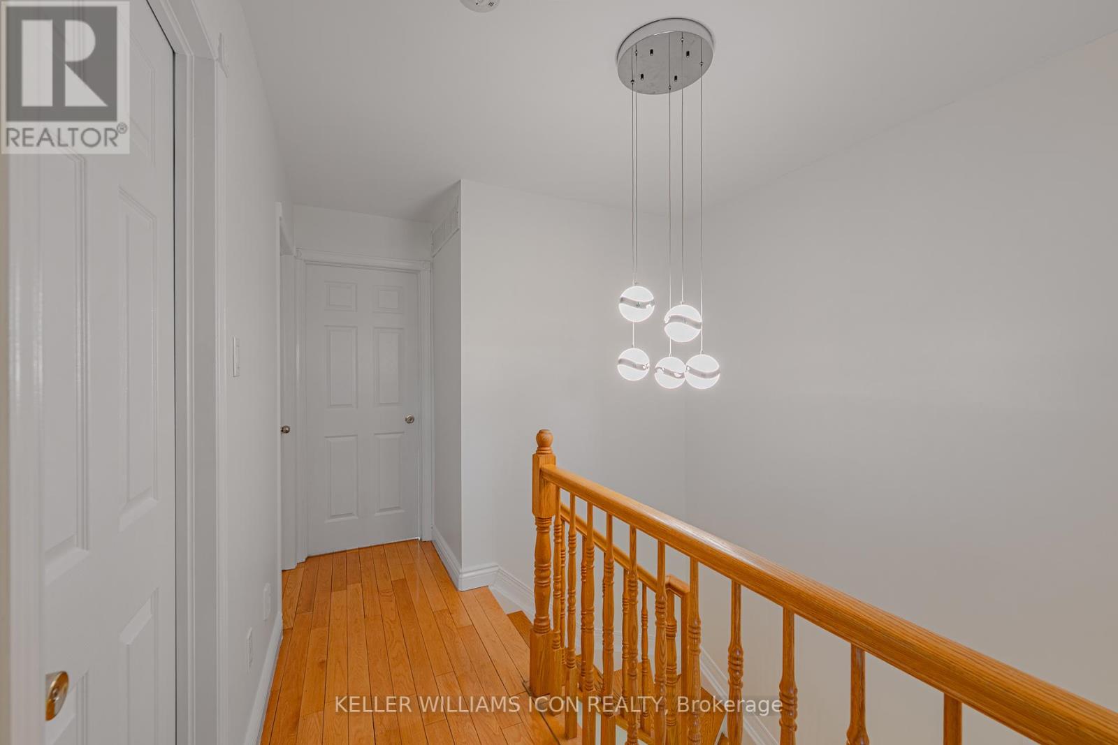 1309 Meadowlands Drive E