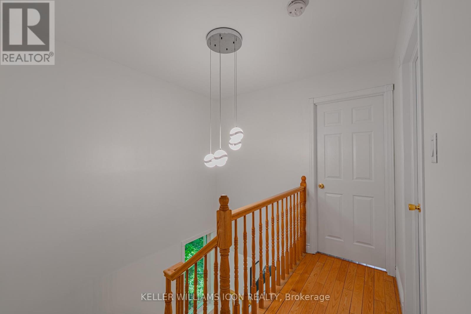 1309 Meadowlands Drive E