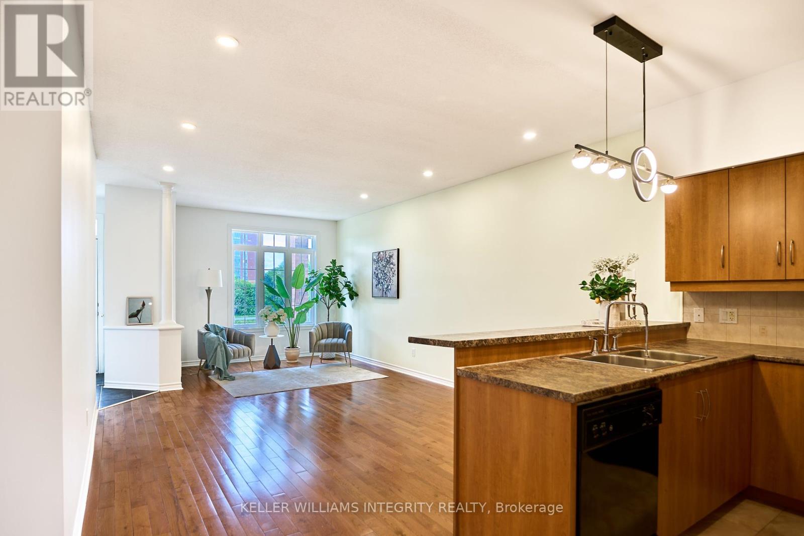 #3 - 1697 Campeau Drive