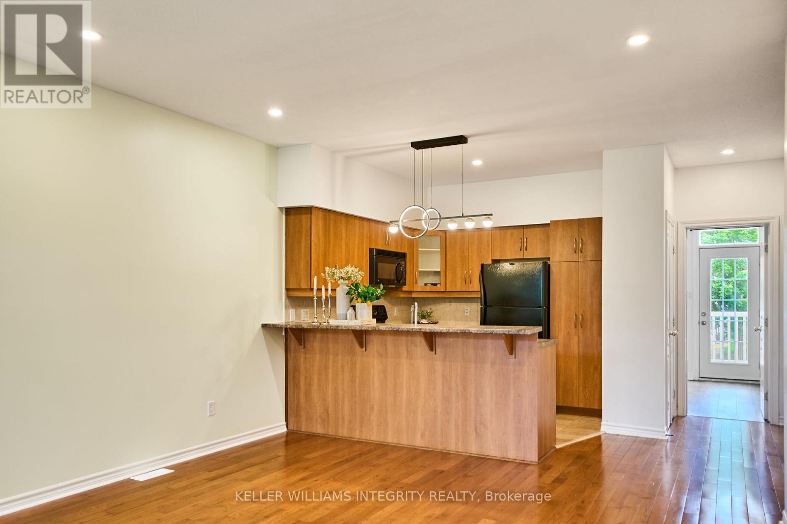#3 - 1697 Campeau Drive