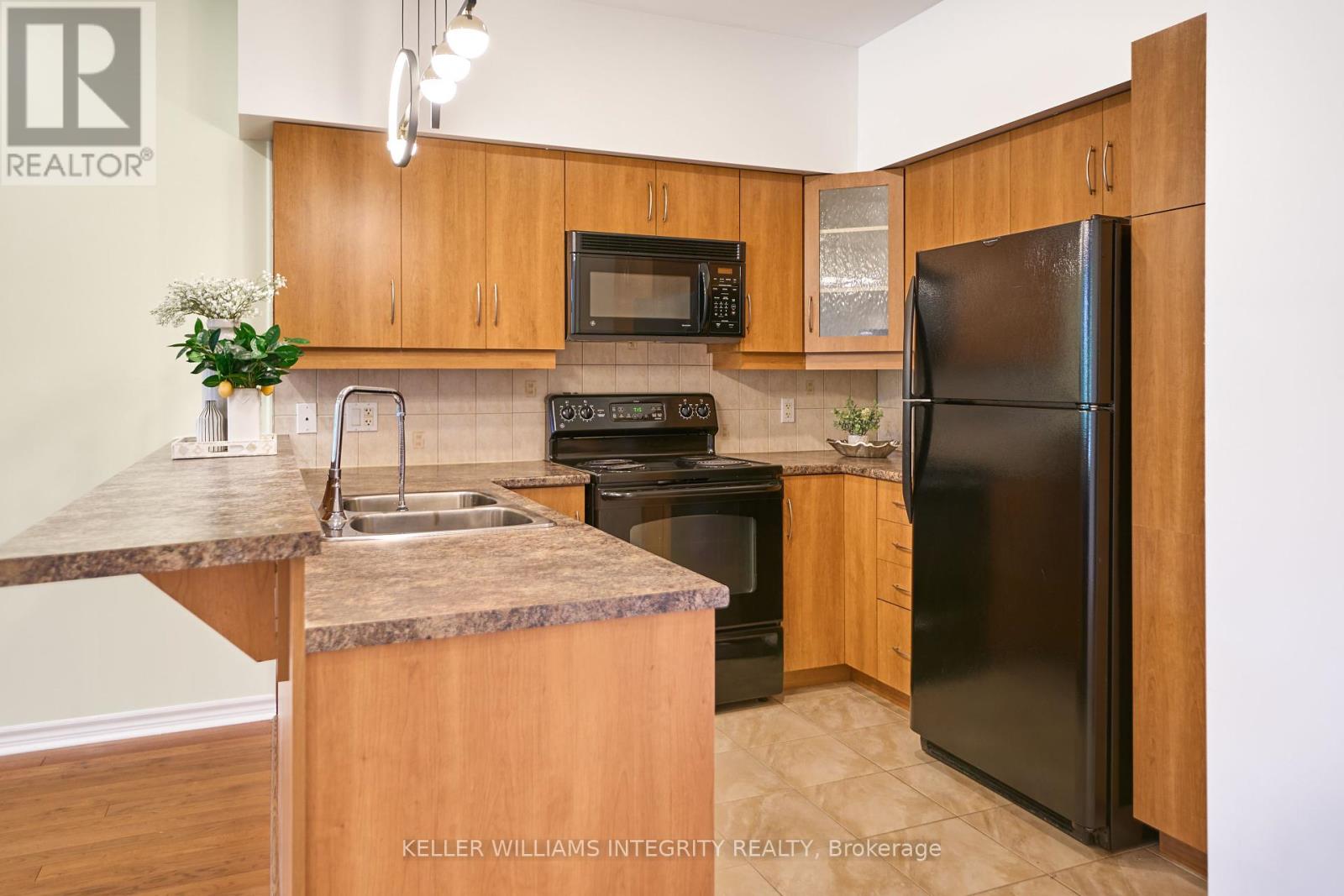 #3 - 1697 Campeau Drive