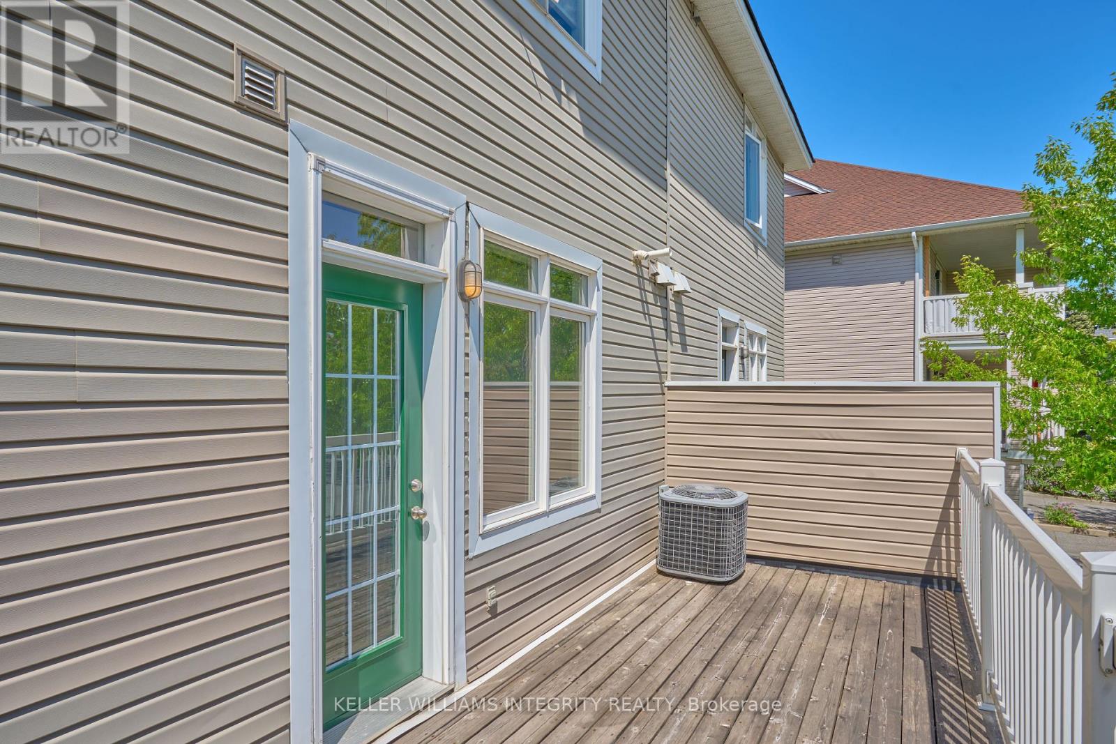 #3 - 1697 Campeau Drive