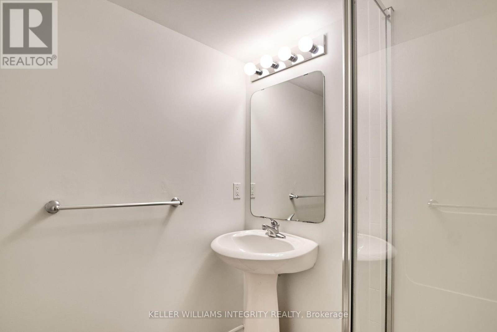 #3 - 1697 Campeau Drive