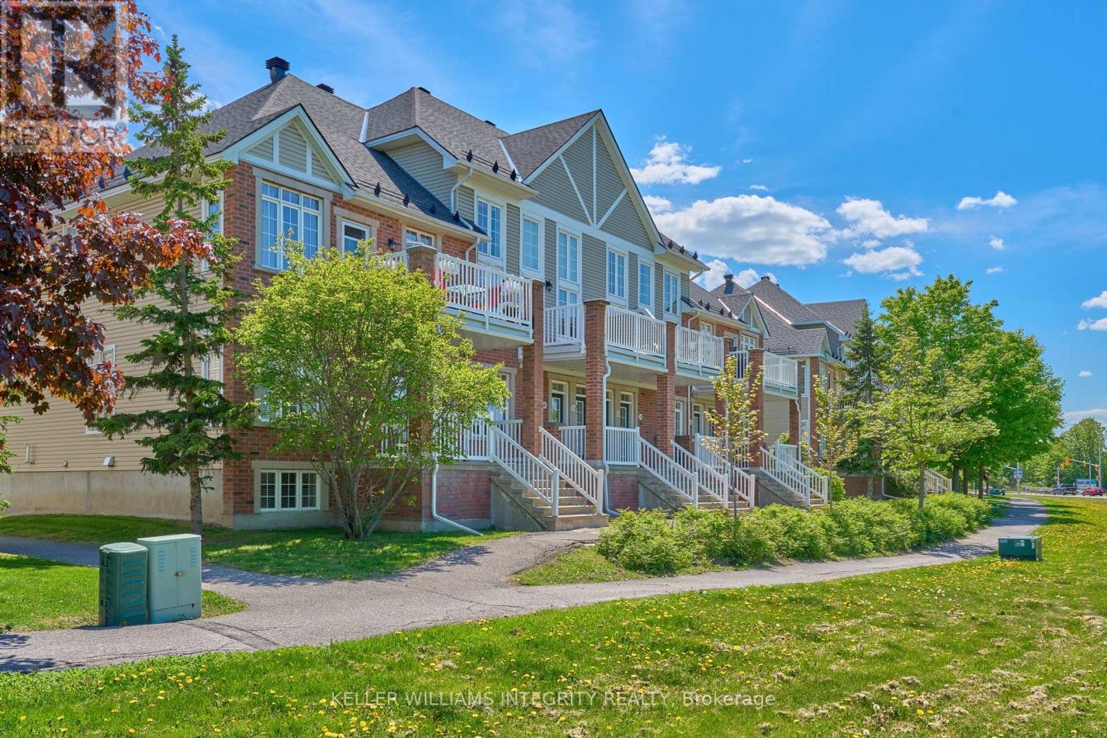 #3 - 1697 Campeau Drive
