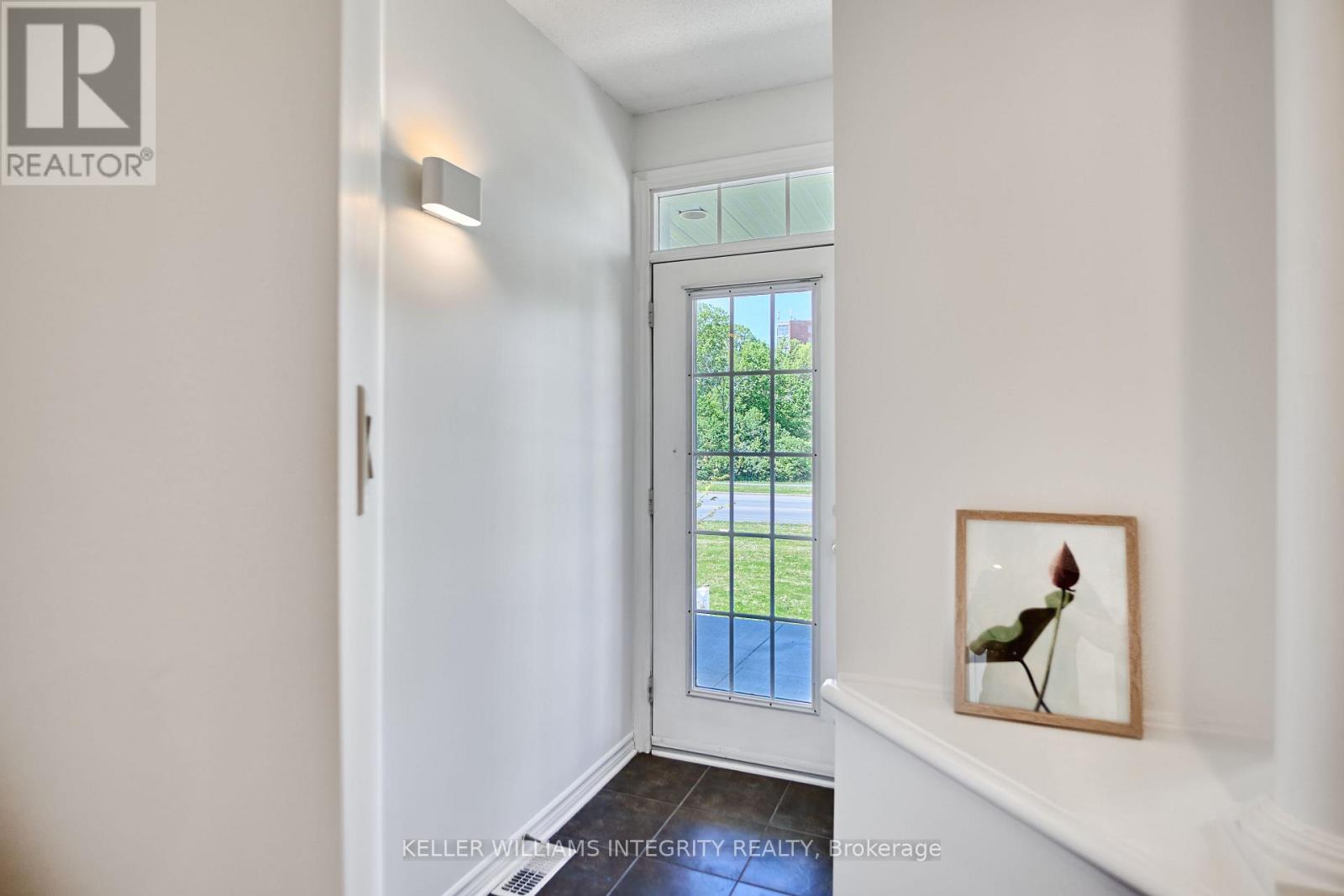#3 - 1697 Campeau Drive