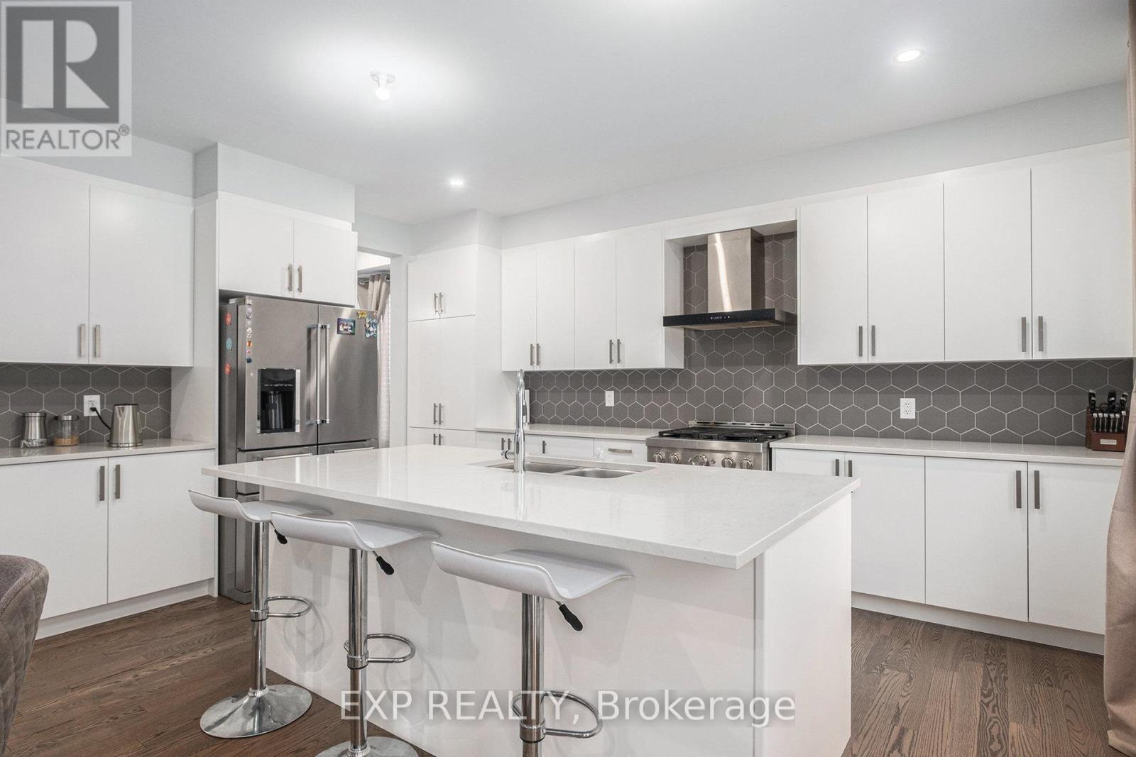 528 Anchor Circle