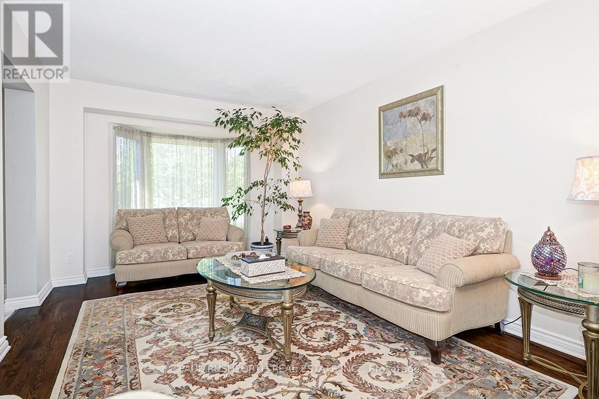 76 Chickasaw Crescent