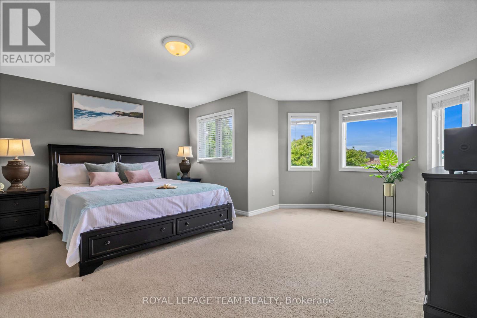 3728 Mountain Meadows Crescent