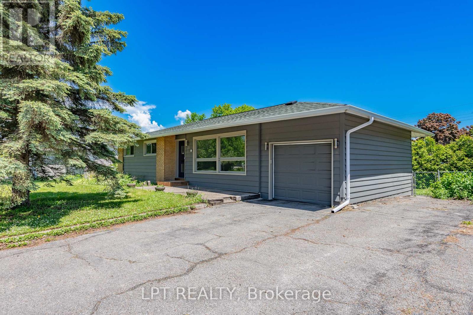 5 Attwood Crescent
