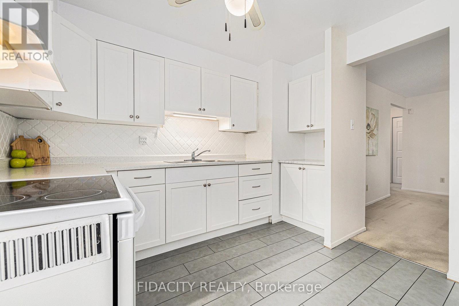 205 - 960 Teron Road