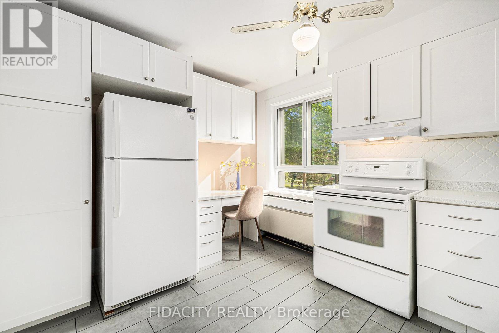 205 - 960 Teron Road