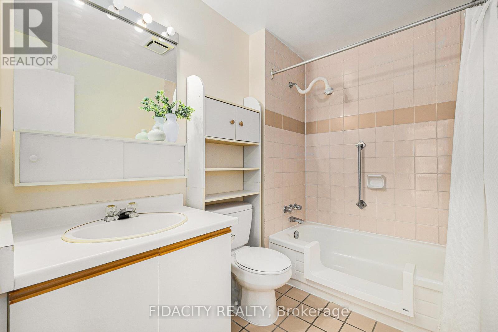 205 - 960 Teron Road