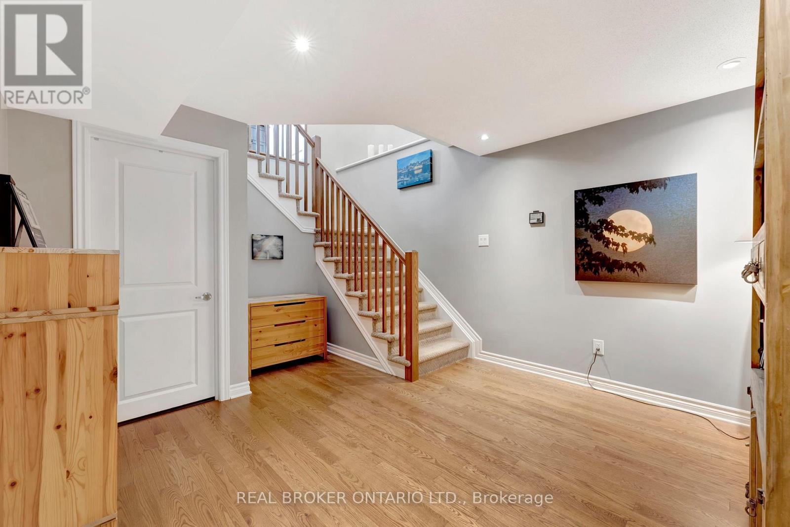 146 Oxford Street W