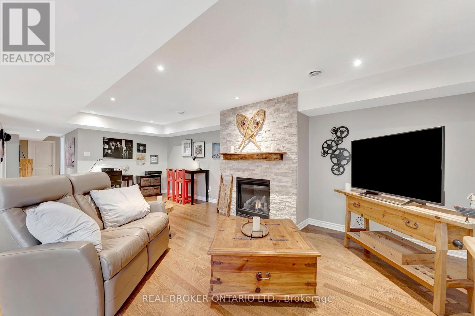 146 Oxford Street W