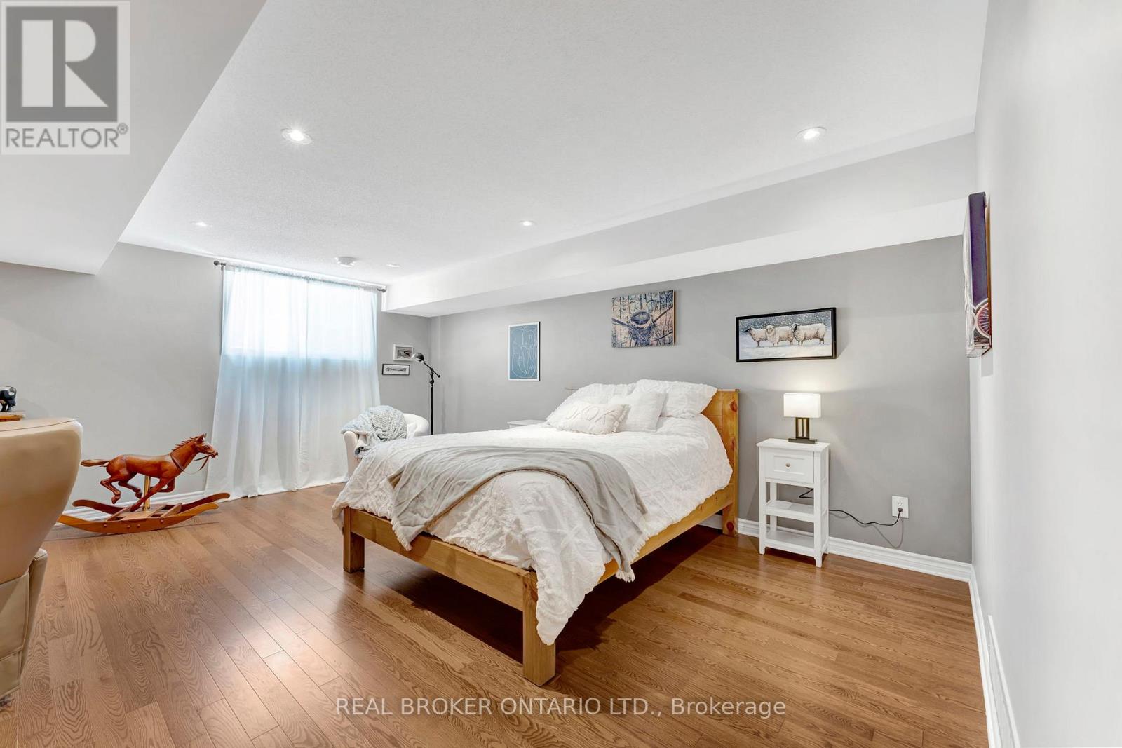 146 Oxford Street W