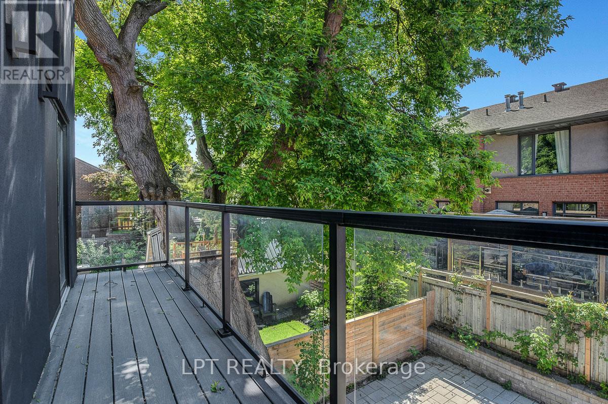 111 Greenfield Avenue