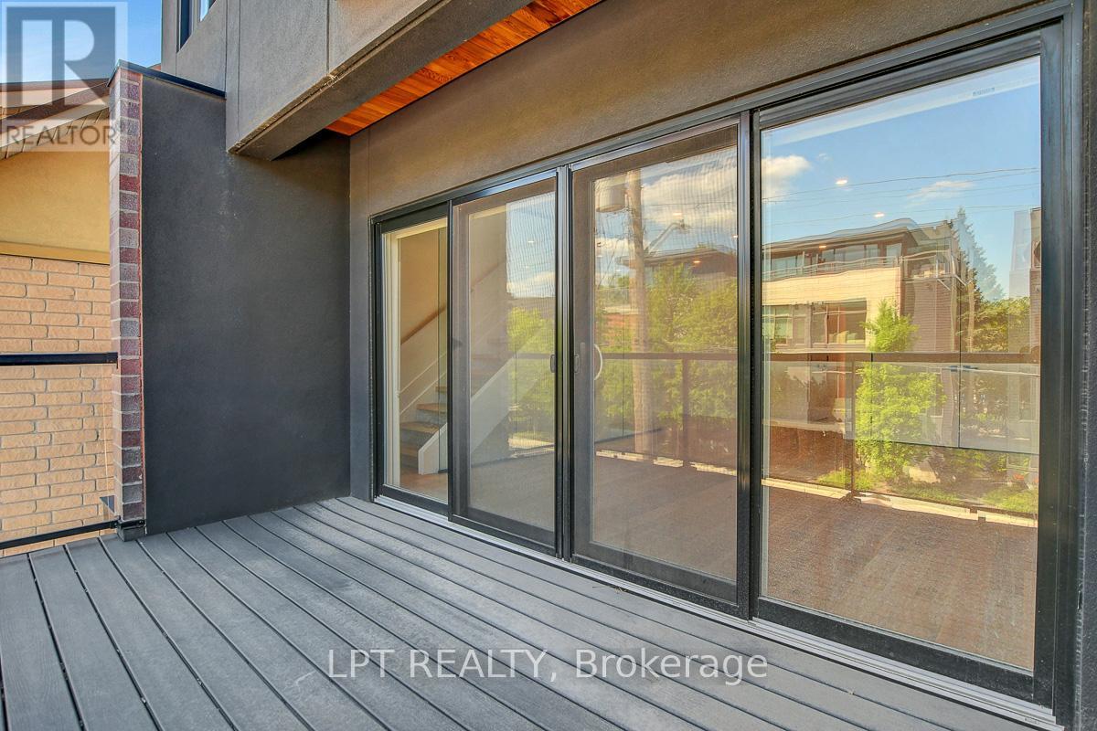 111 Greenfield Avenue