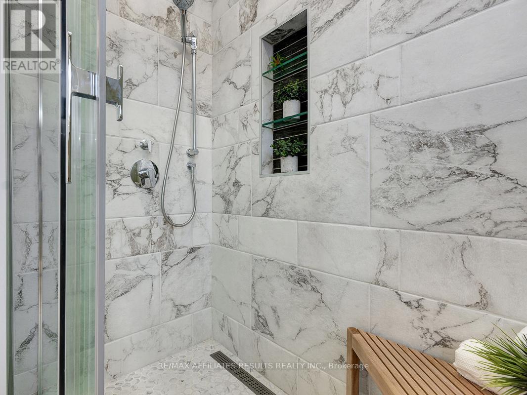 23 Tunis Avenue