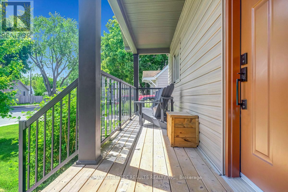 23 Tunis Avenue