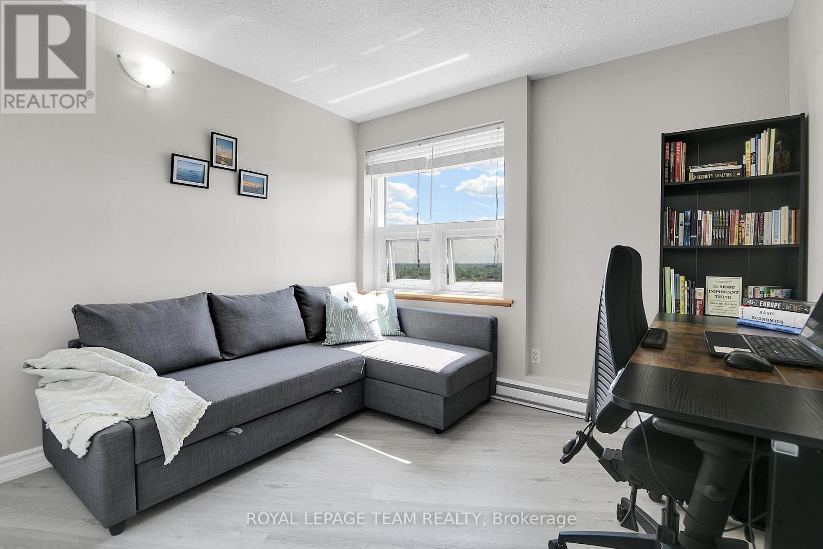 2409 - 900 Dynes Road