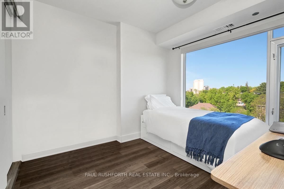 813 - 7 Marquette Avenue