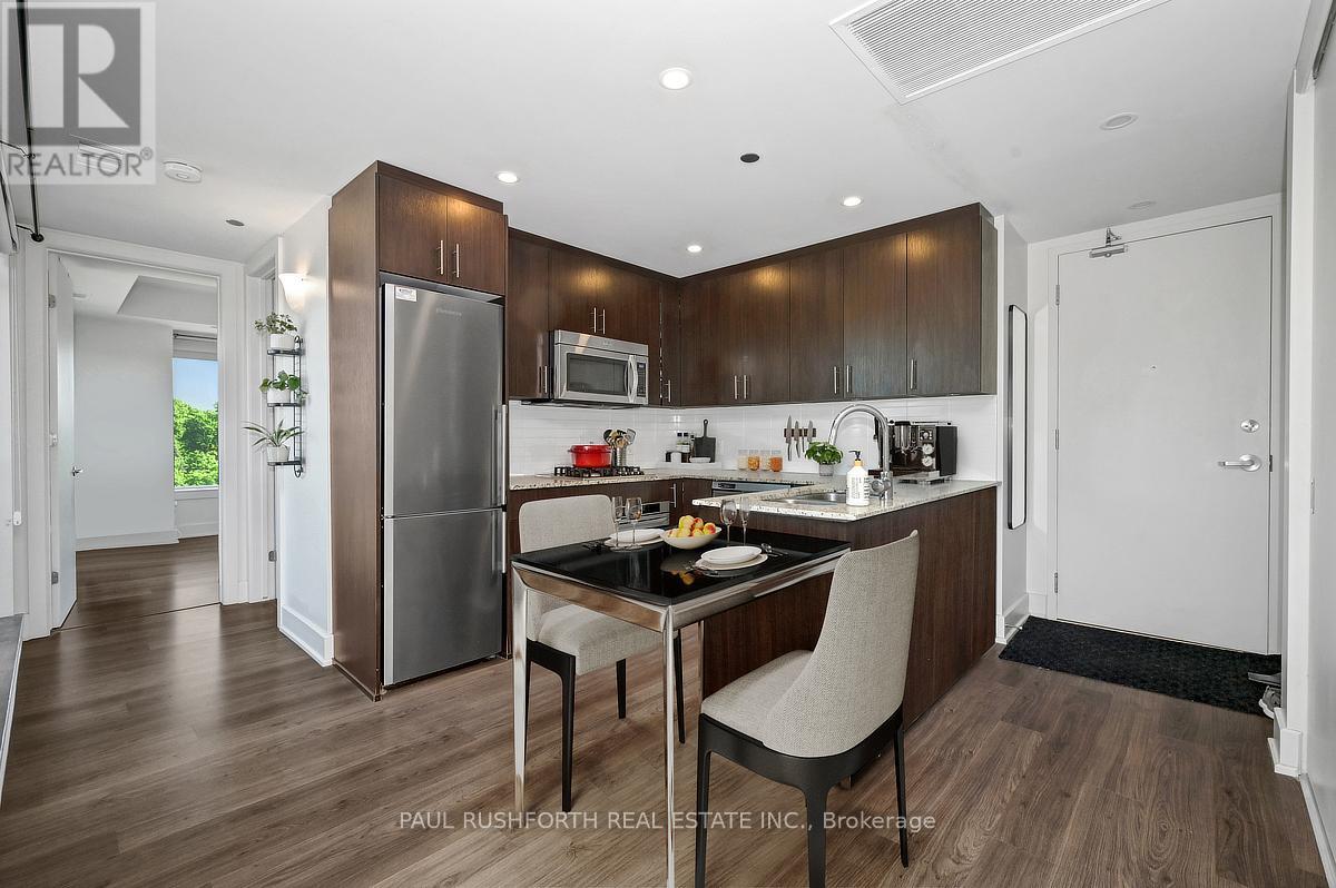 813 - 7 Marquette Avenue