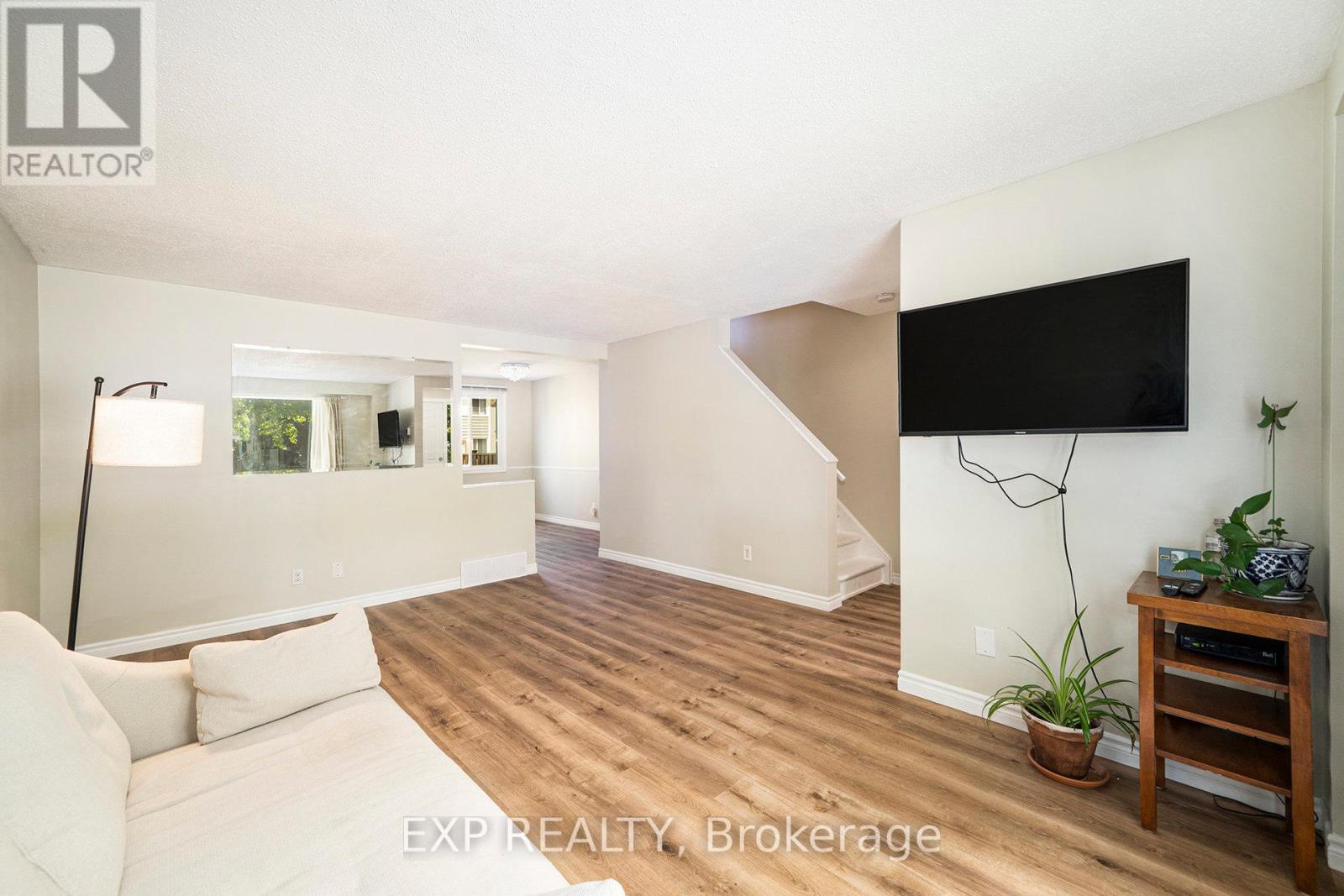 2 Sherway Drive